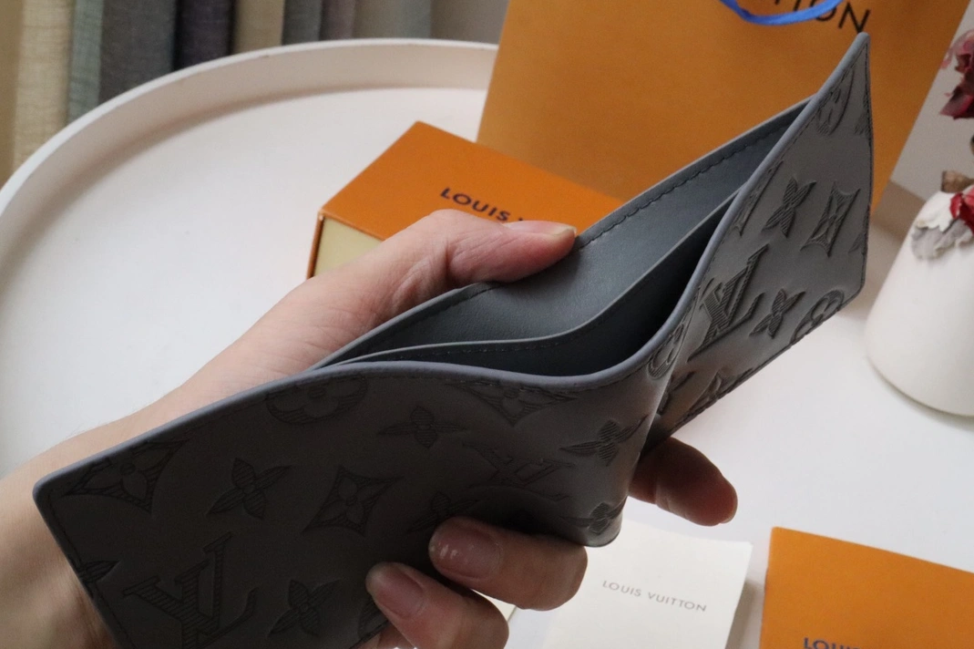 Bright 2198 Louis Vuitton AAA Quality Wallets