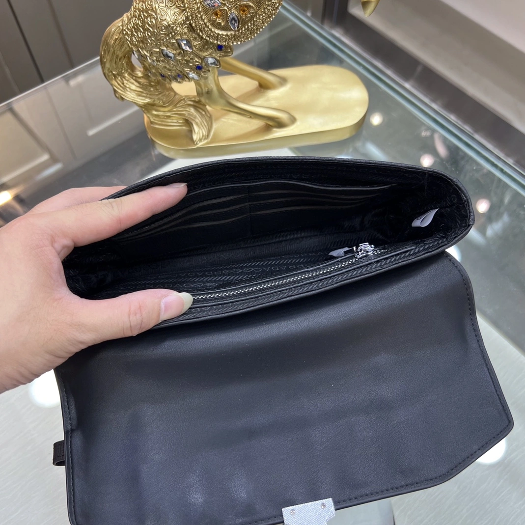 Bright 256 Prada AAA Man Wallets