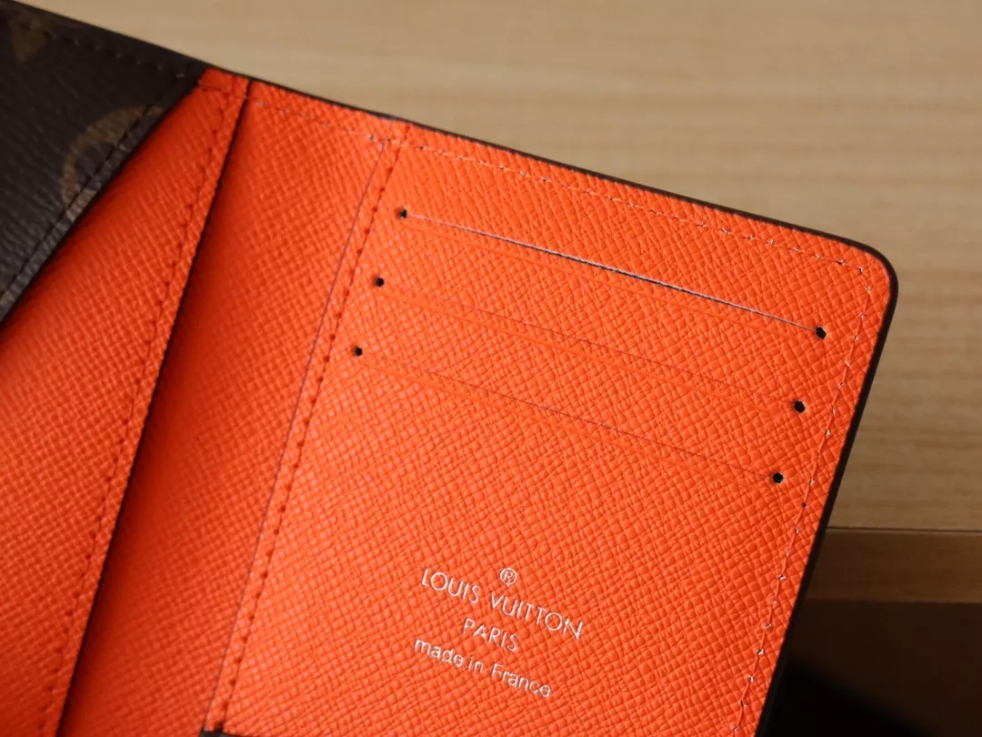 Bright 2817 Louis Vuitton LV Card Case