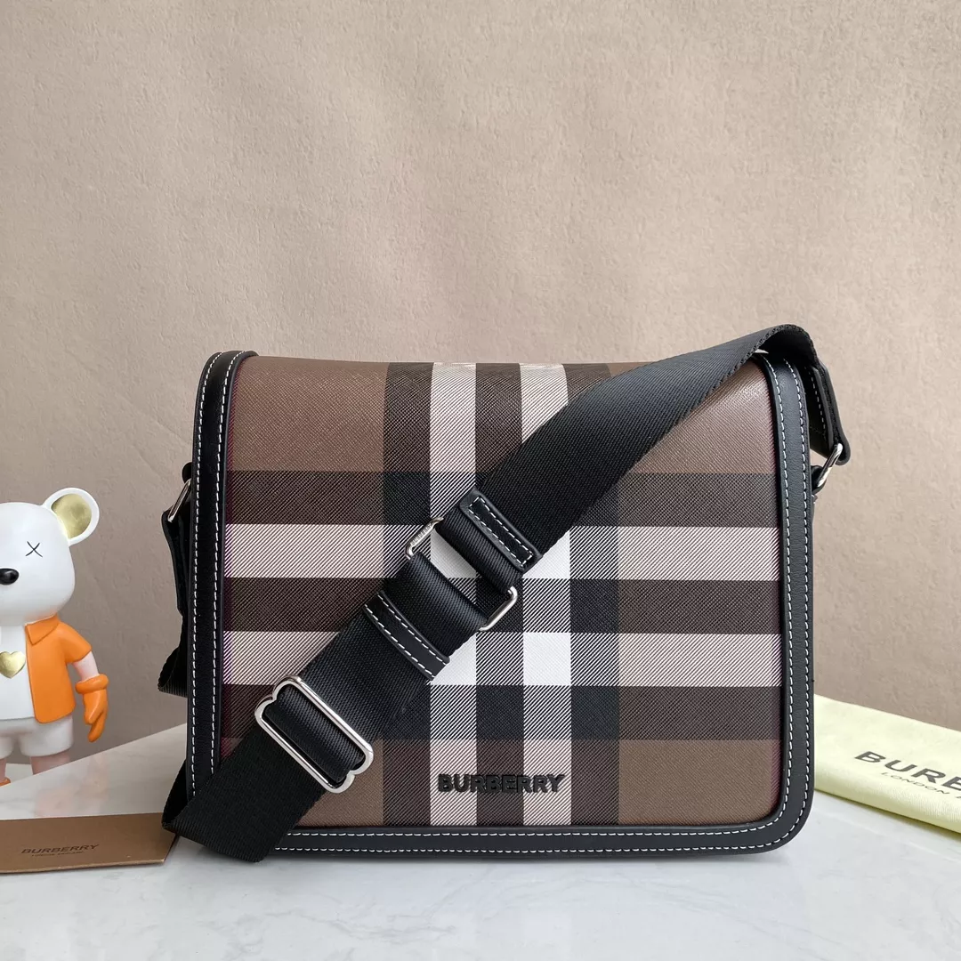 Bright 2960 Burberry AAA Man Messenger Bags
