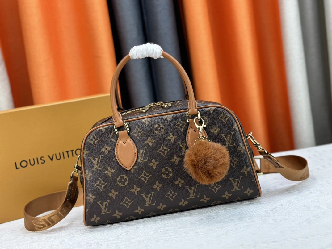 Bright 3180 Louis Vuitton AAA Quality Handbags For Women