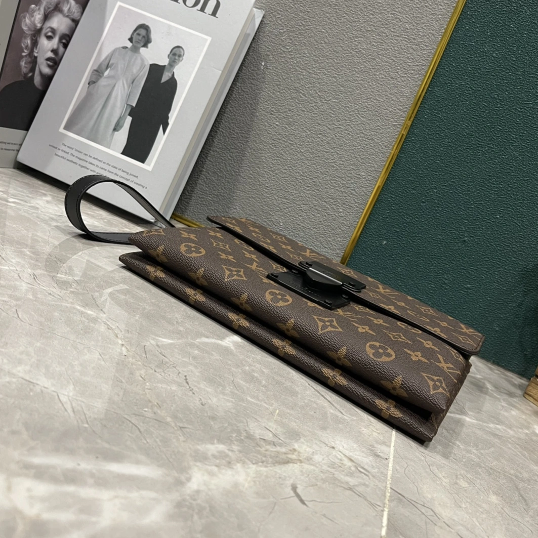 Bright 3489 Louis Vuitton AAA Man Wallets
