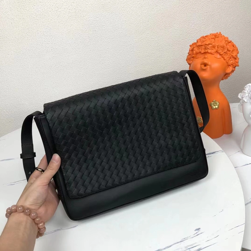 Bright 3569 Bottega Veneta AAA Man Messenger Bags