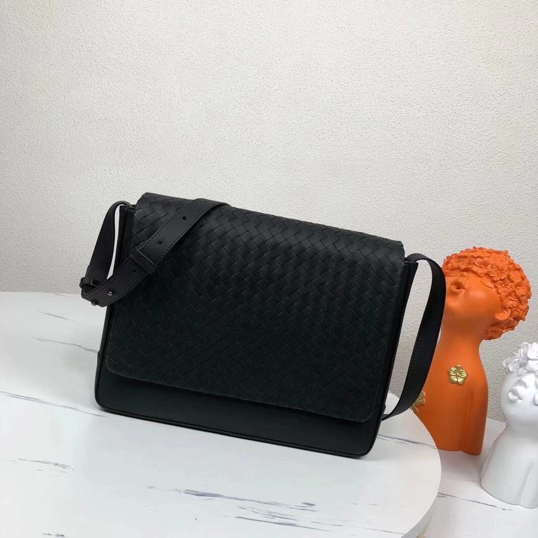 Bright 3569 Bottega Veneta AAA Man Messenger Bags