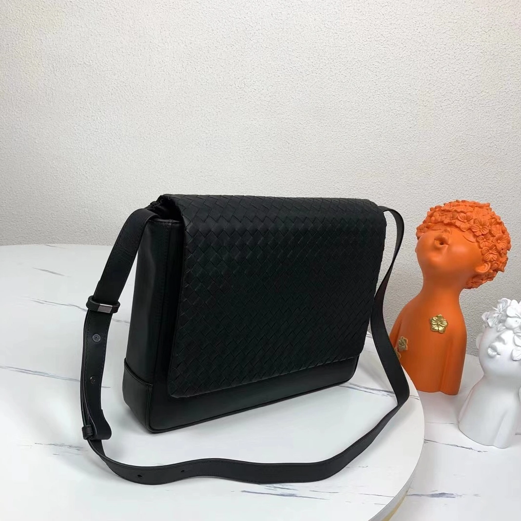 Bright 3569 Bottega Veneta AAA Man Messenger Bags