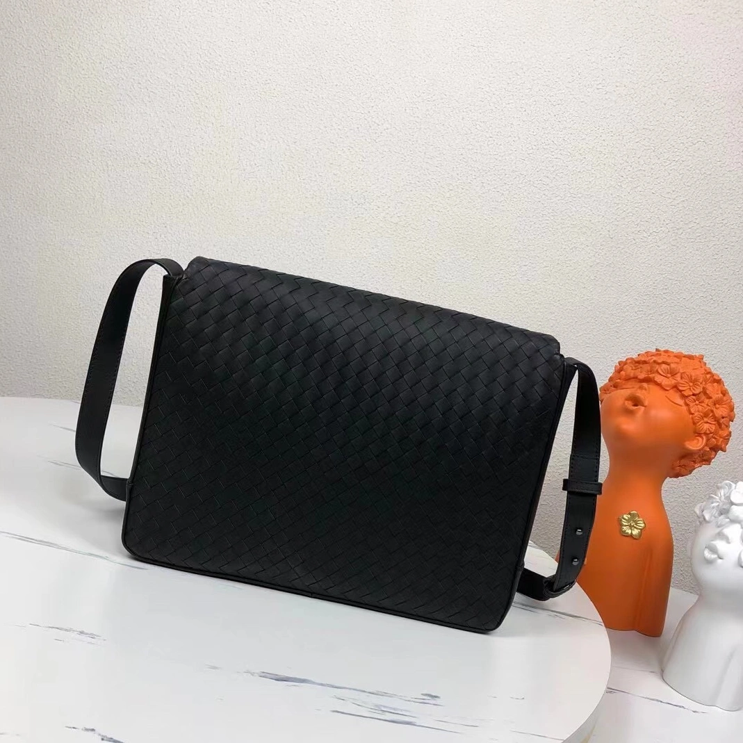 Bright 3569 Bottega Veneta AAA Man Messenger Bags