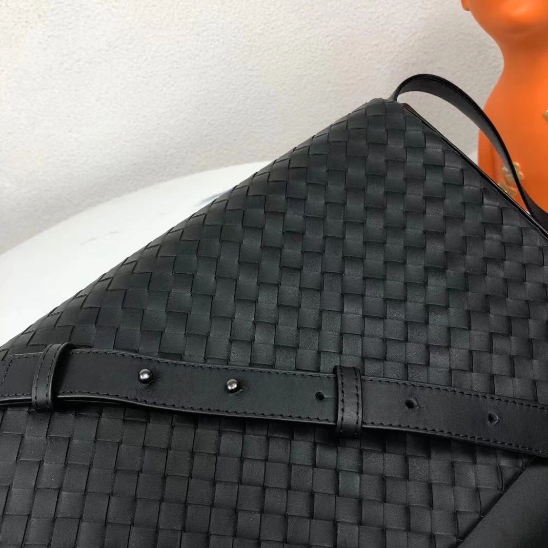 Bright 3569 Bottega Veneta AAA Man Messenger Bags