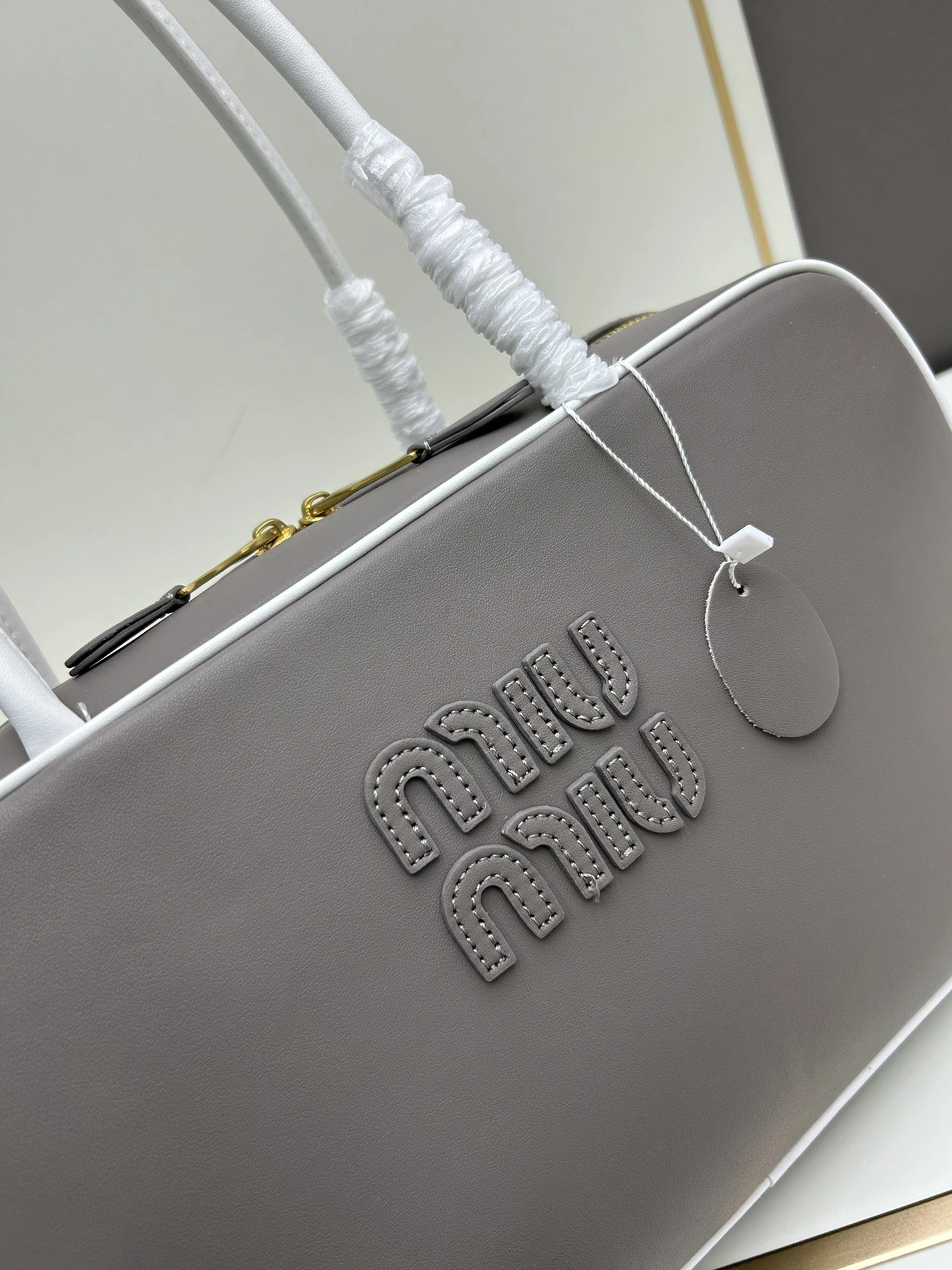 Bright 4083 MIU MIU AAA Quality Handbags For Women