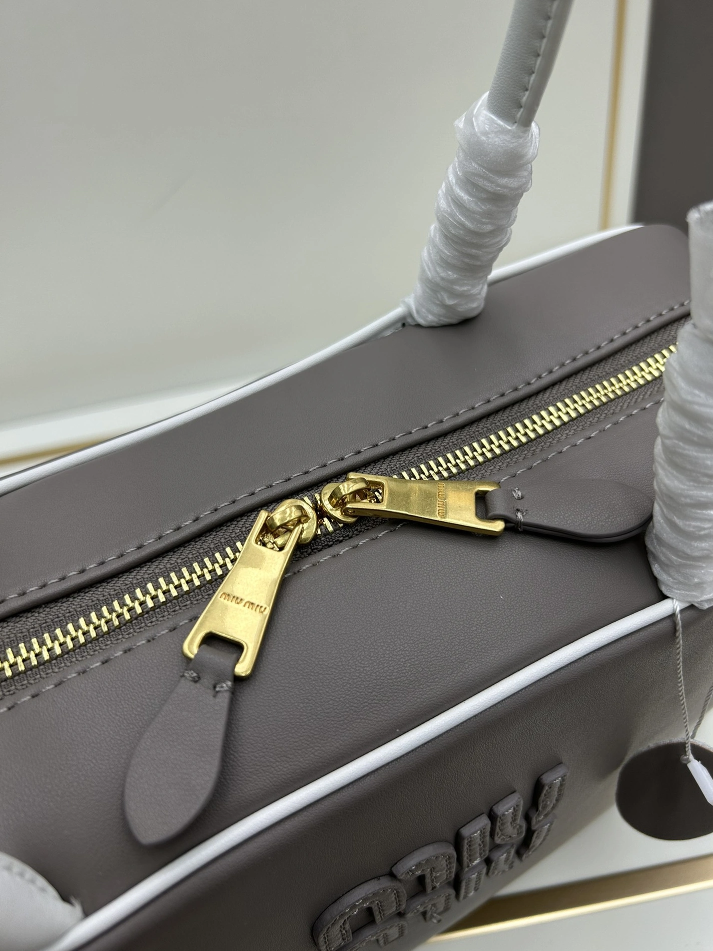 Bright 4083 MIU MIU AAA Quality Handbags For Women