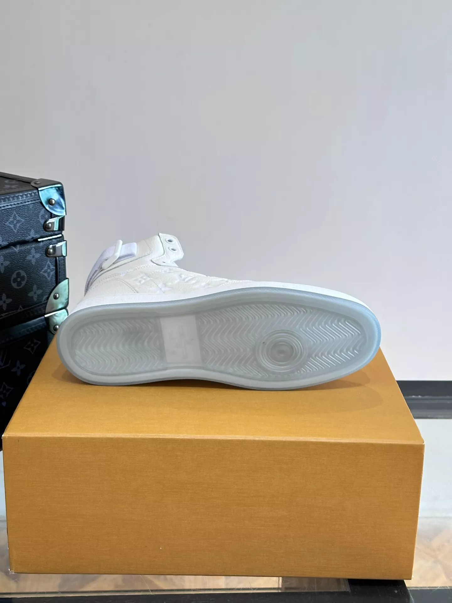 Bright 4120 Louis Vuitton High Tops Shoes For Men