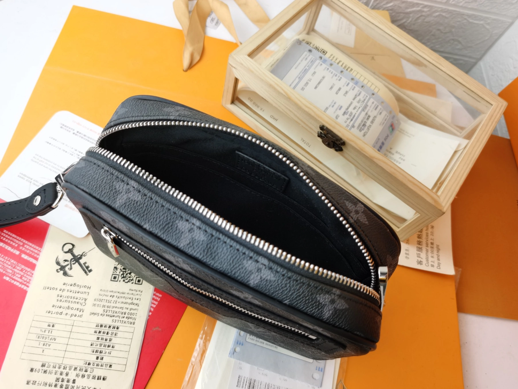 Bright 417 Louis Vuitton AAA Man Wallets