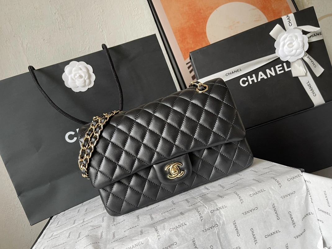 Bright 4376 Chanel AAA Quality Messenger Bags For Women
