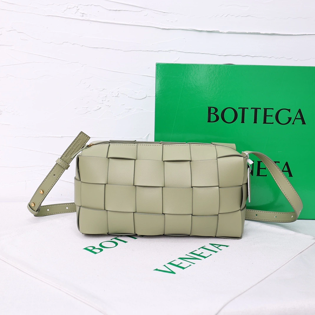 Bright 4706 Bottega Veneta BV AAA Quality Messenger Bags For Women