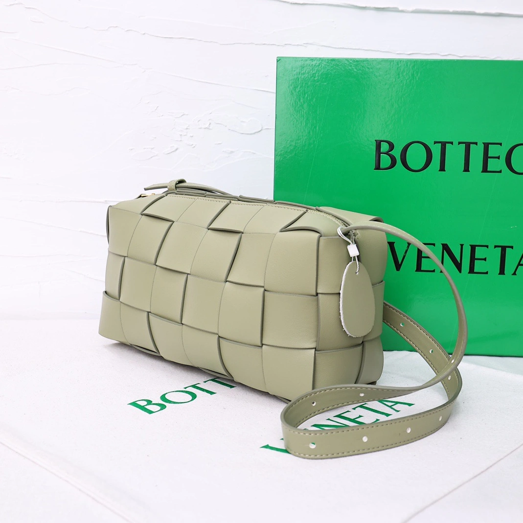 Bright 4706 Bottega Veneta BV AAA Quality Messenger Bags For Women