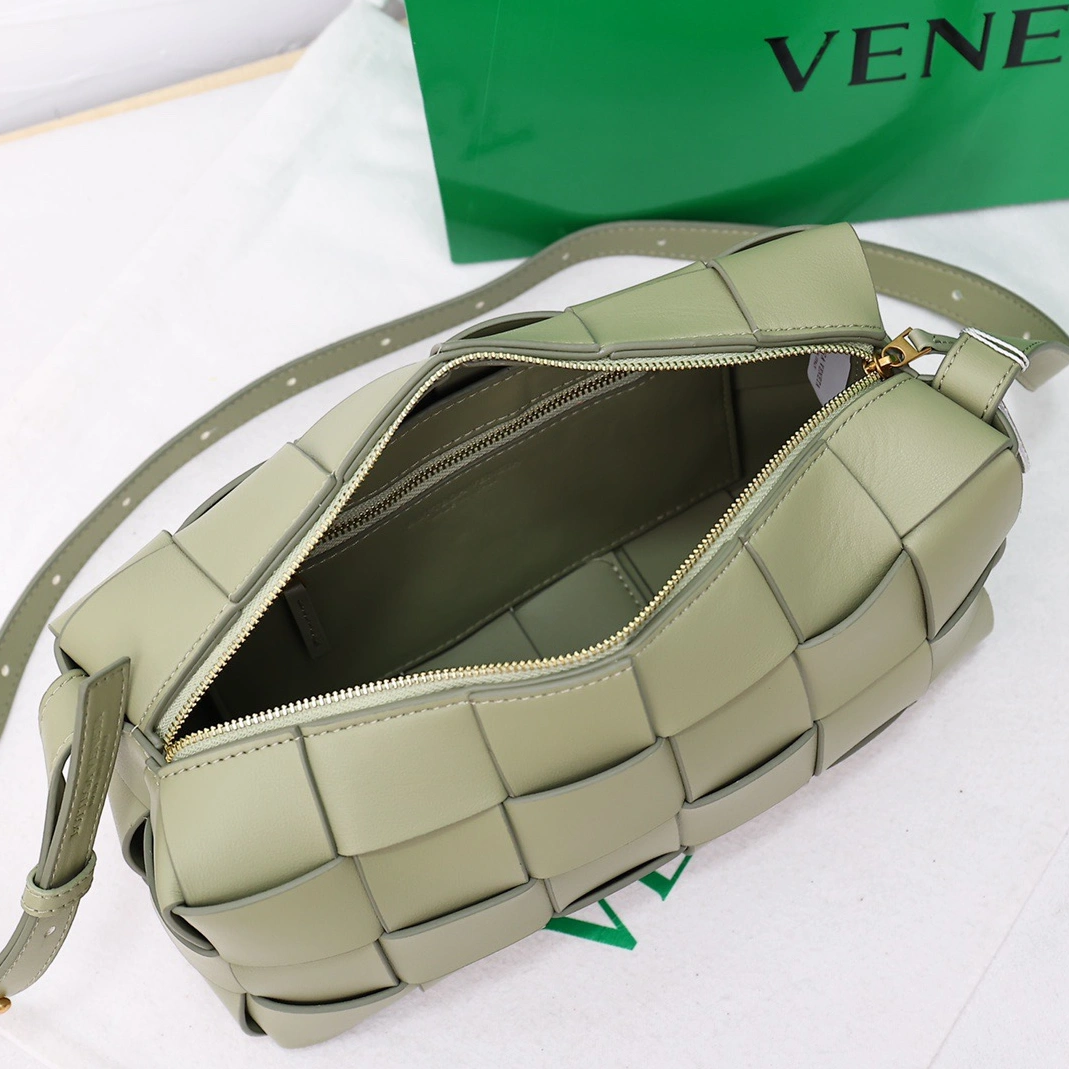 Bright 4706 Bottega Veneta BV AAA Quality Messenger Bags For Women