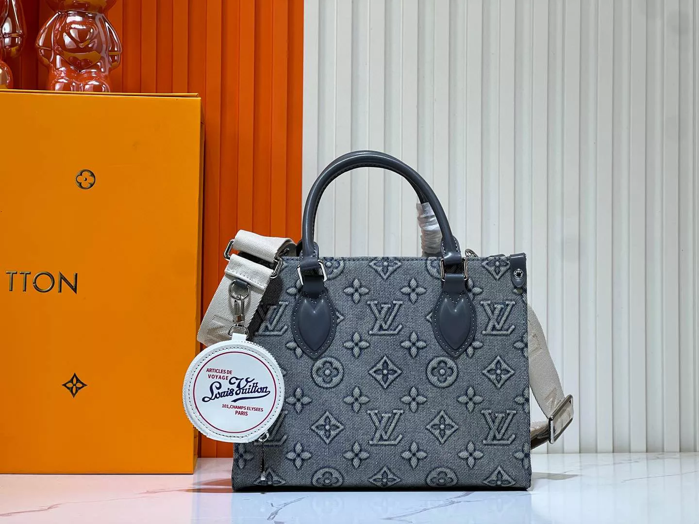 Bright 4906 Louis Vuitton AAA Quality Tote-Handbags For Women