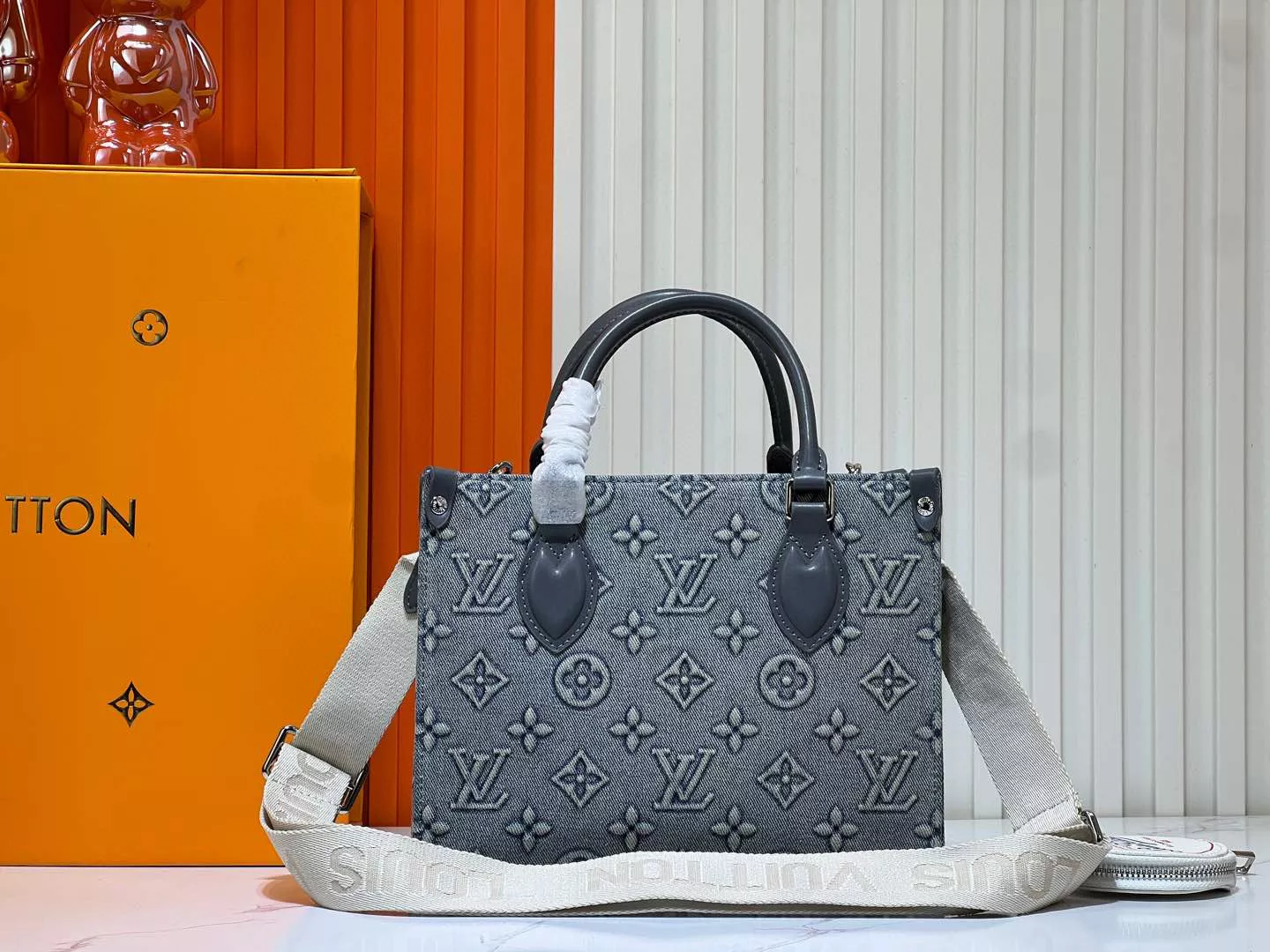 Bright 4906 Louis Vuitton AAA Quality Tote-Handbags For Women