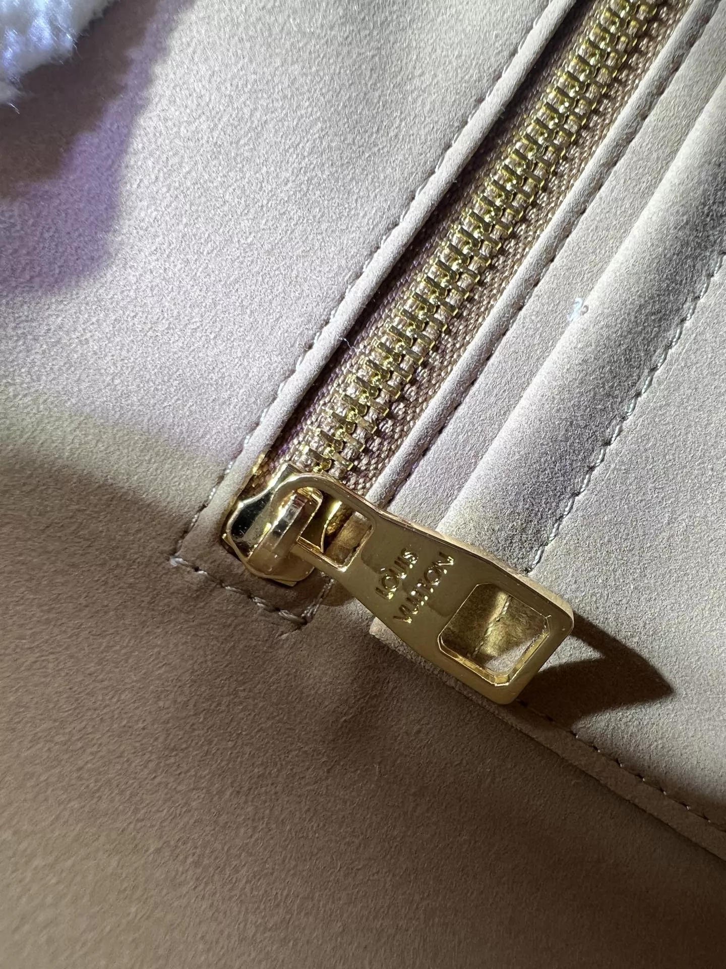 Bright 4990 Louis Vuitton AAA Quality Shoulder Bags For Women