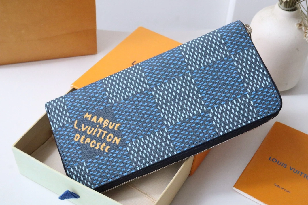 Bright 5024 Louis Vuitton AAA Quality Wallets