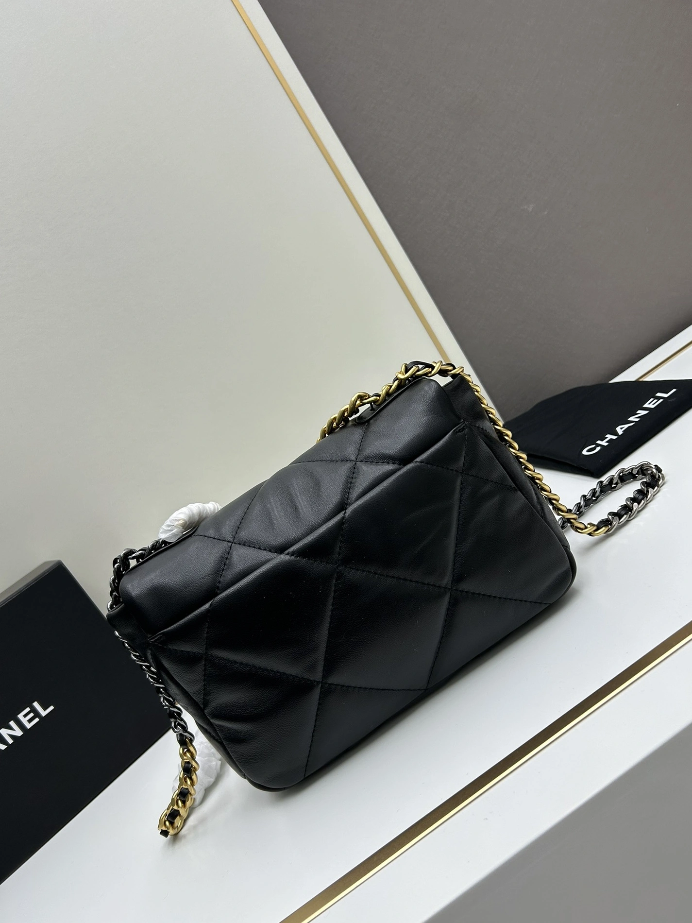 Bright 5282 Chanel AAA Quality Messenger Bags For Women