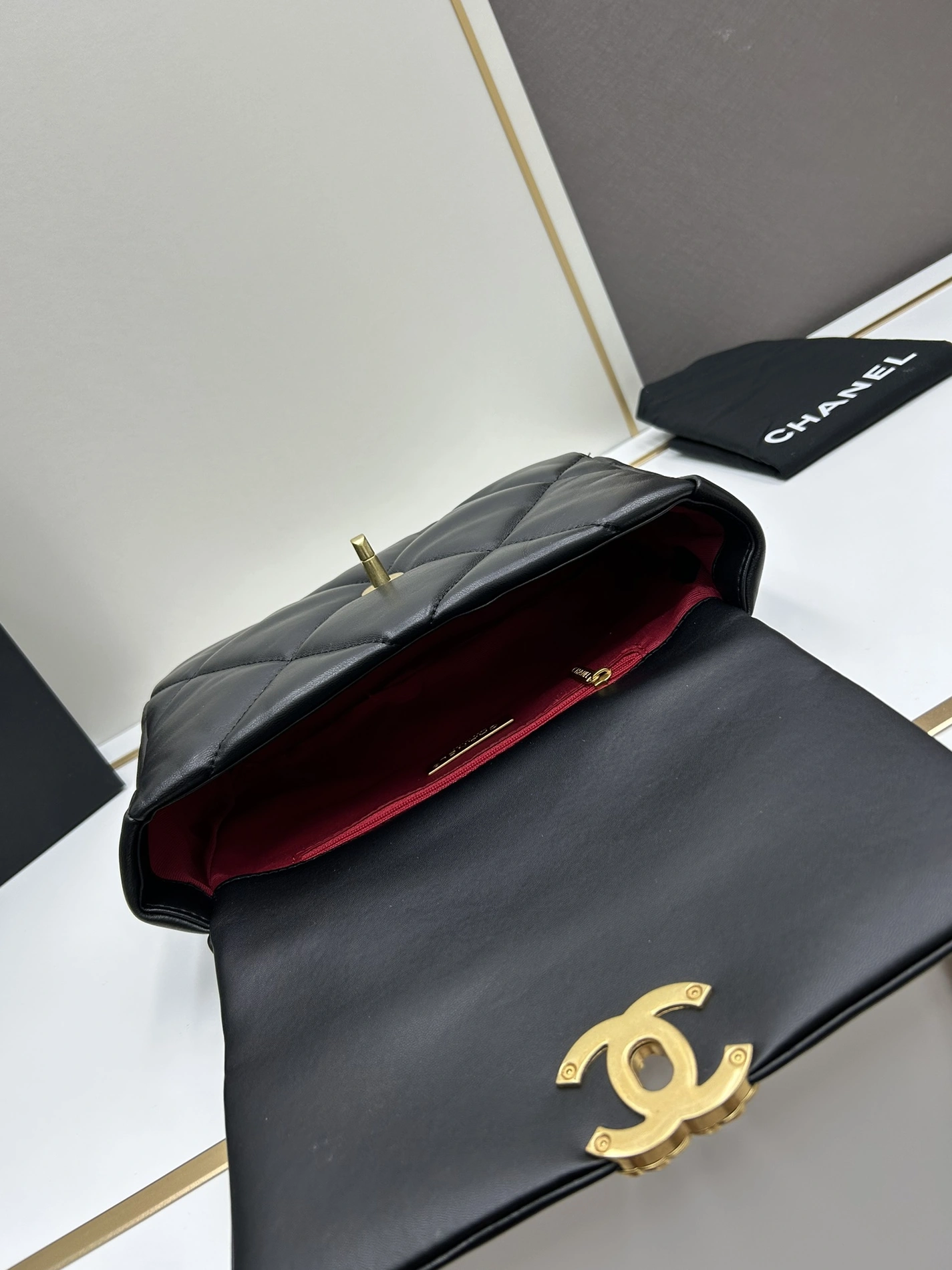 Bright 5282 Chanel AAA Quality Messenger Bags For Women