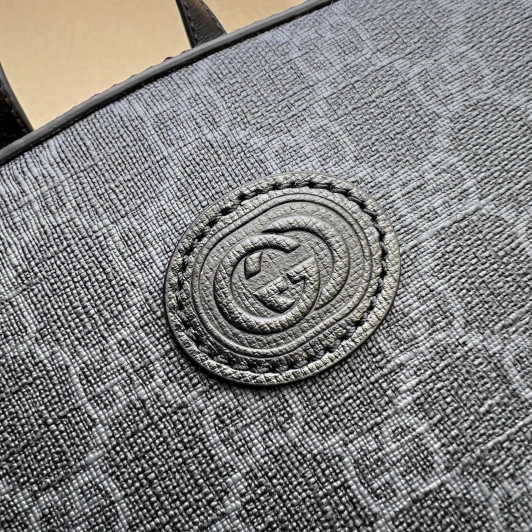 Bright 5692 Gucci AAA Man Backpacks