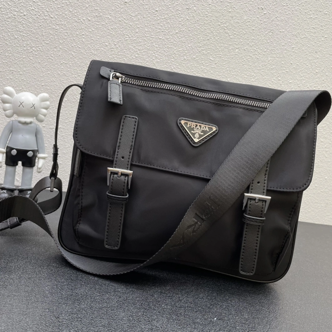 Bright 5705 Prada AAA Man Messenger Bags