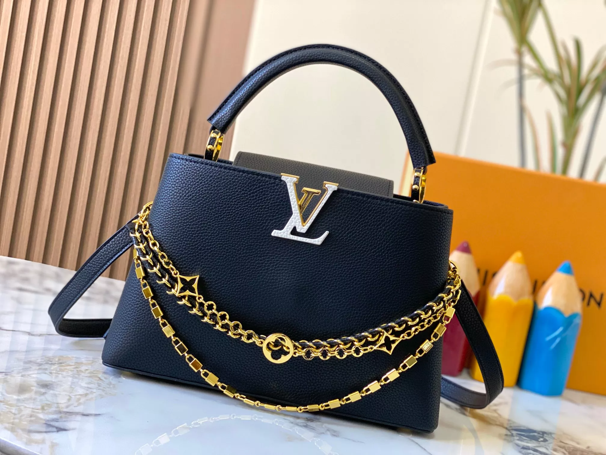 Bright 5895 Louis Vuitton AAA Quality Messenger Bags For Women