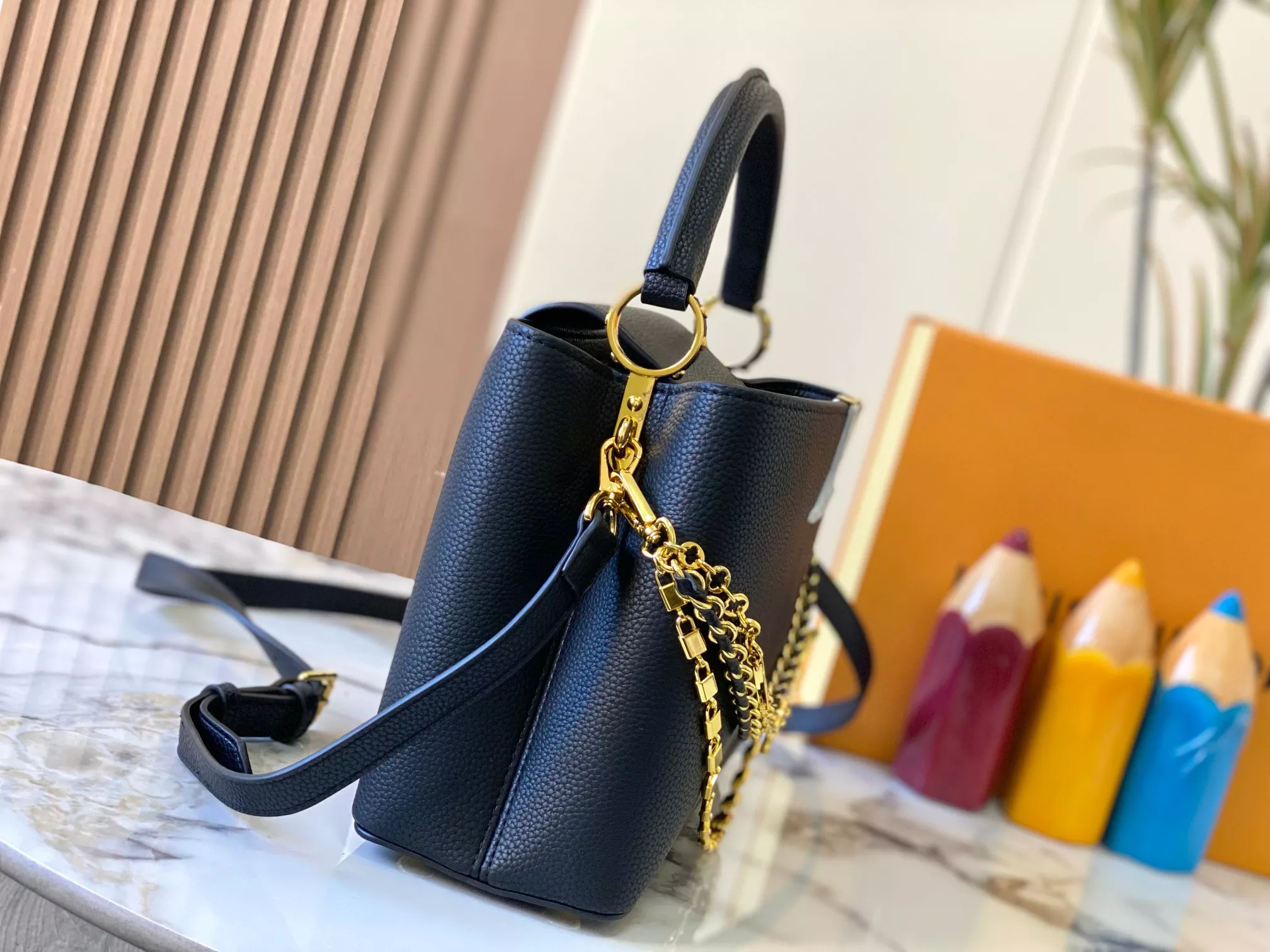 Bright 5895 Louis Vuitton AAA Quality Messenger Bags For Women