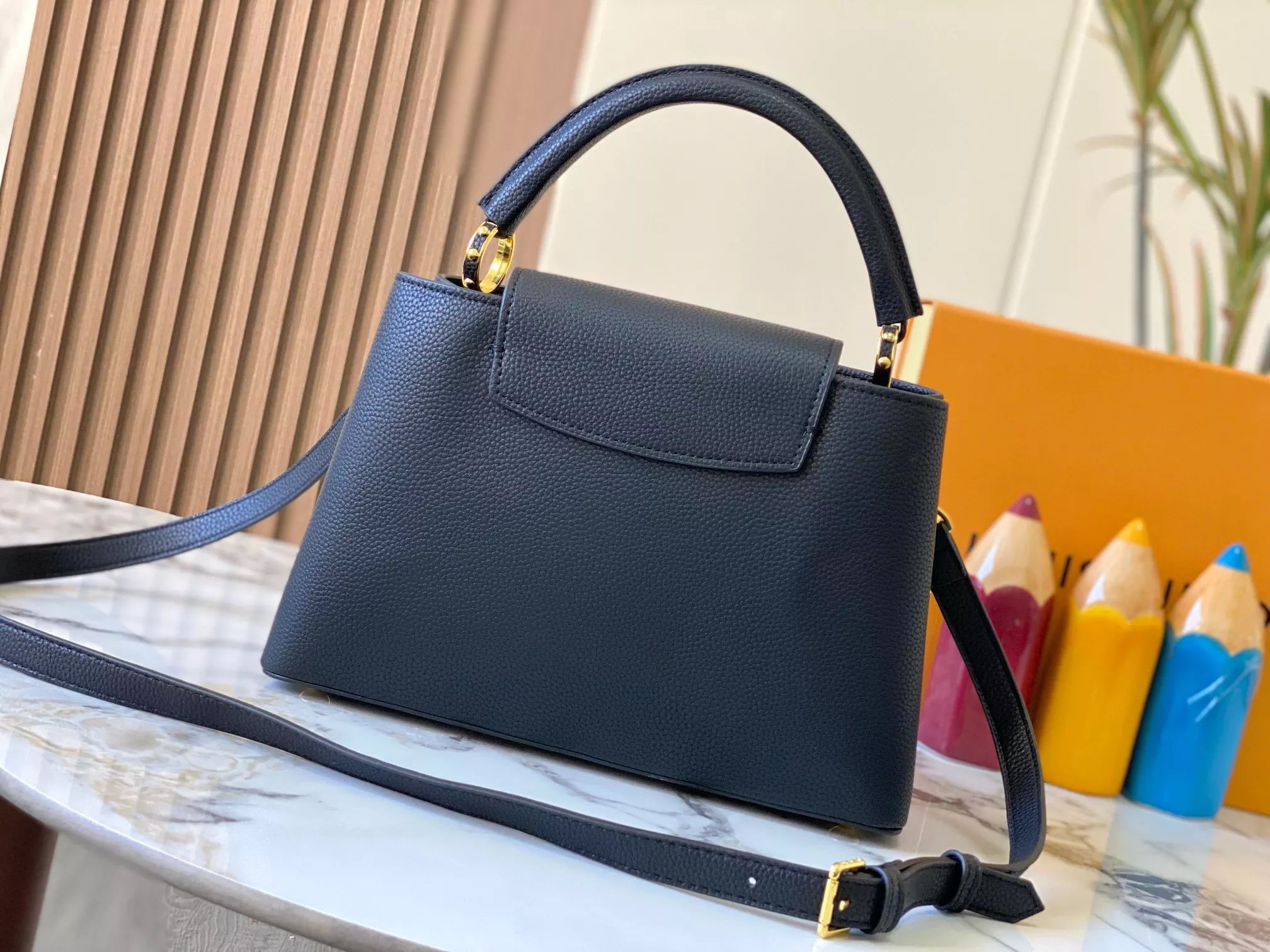 Bright 5895 Louis Vuitton AAA Quality Messenger Bags For Women