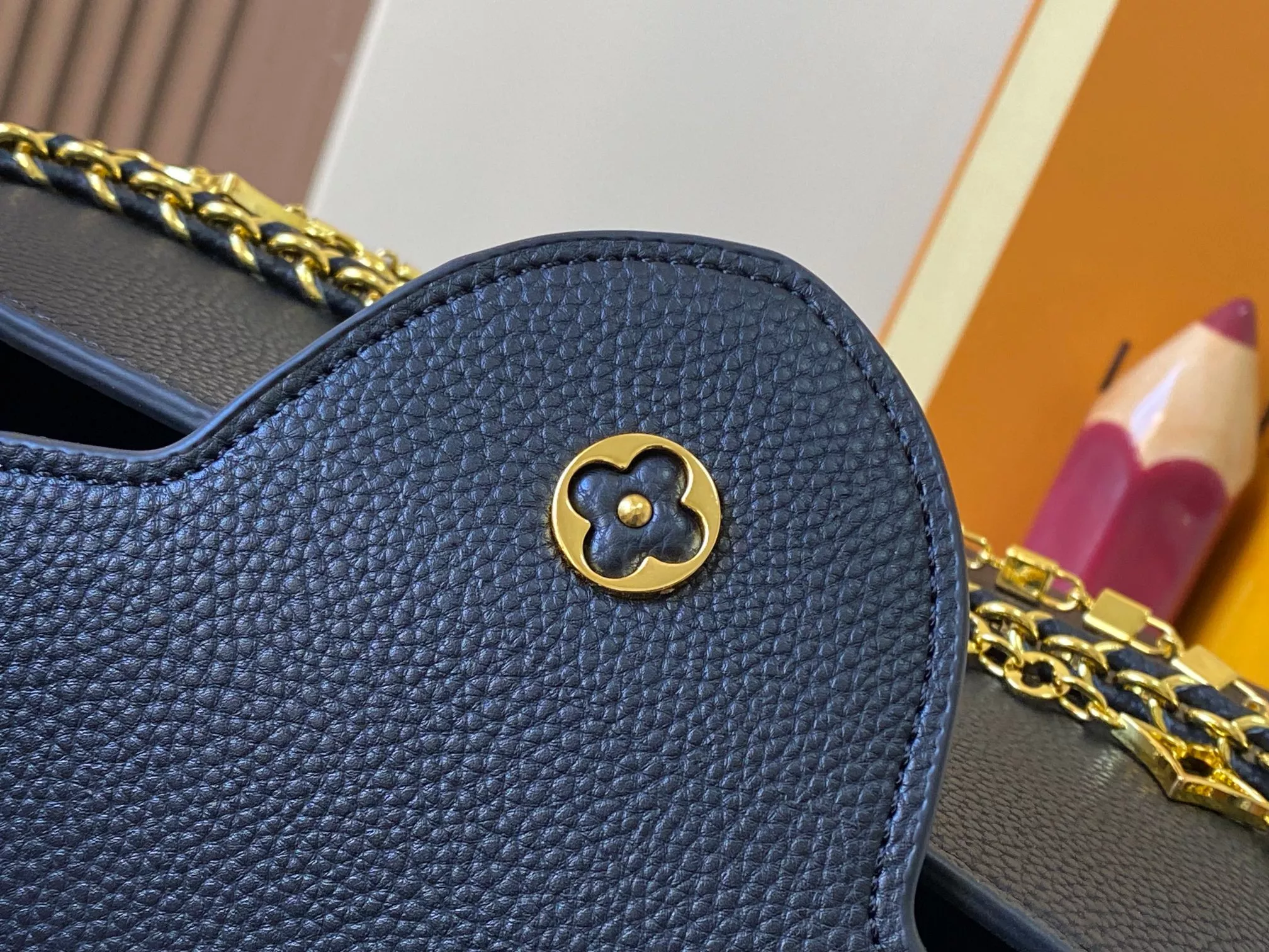 Bright 5895 Louis Vuitton AAA Quality Messenger Bags For Women