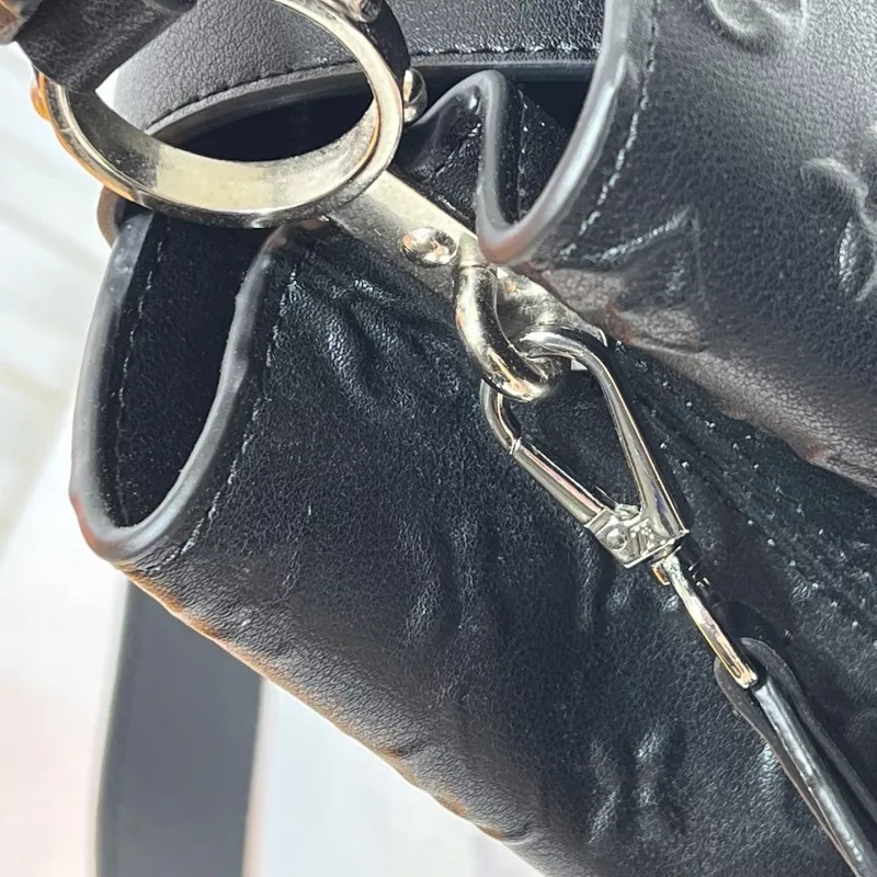 Bright 6167 Louis Vuitton AAA Quality Handbags For Women