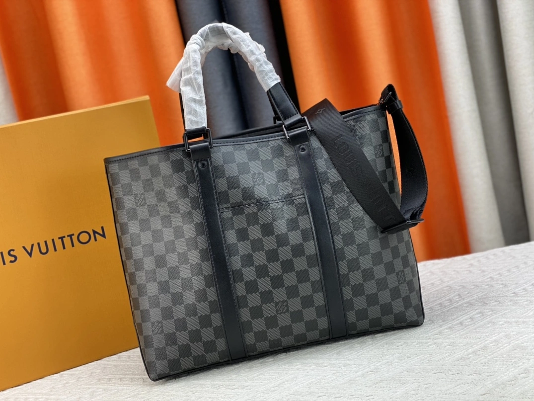 Bright 6209 Louis Vuitton AAA Man Handbags