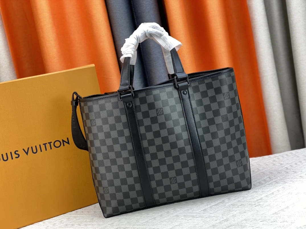 Bright 6209 Louis Vuitton AAA Man Handbags