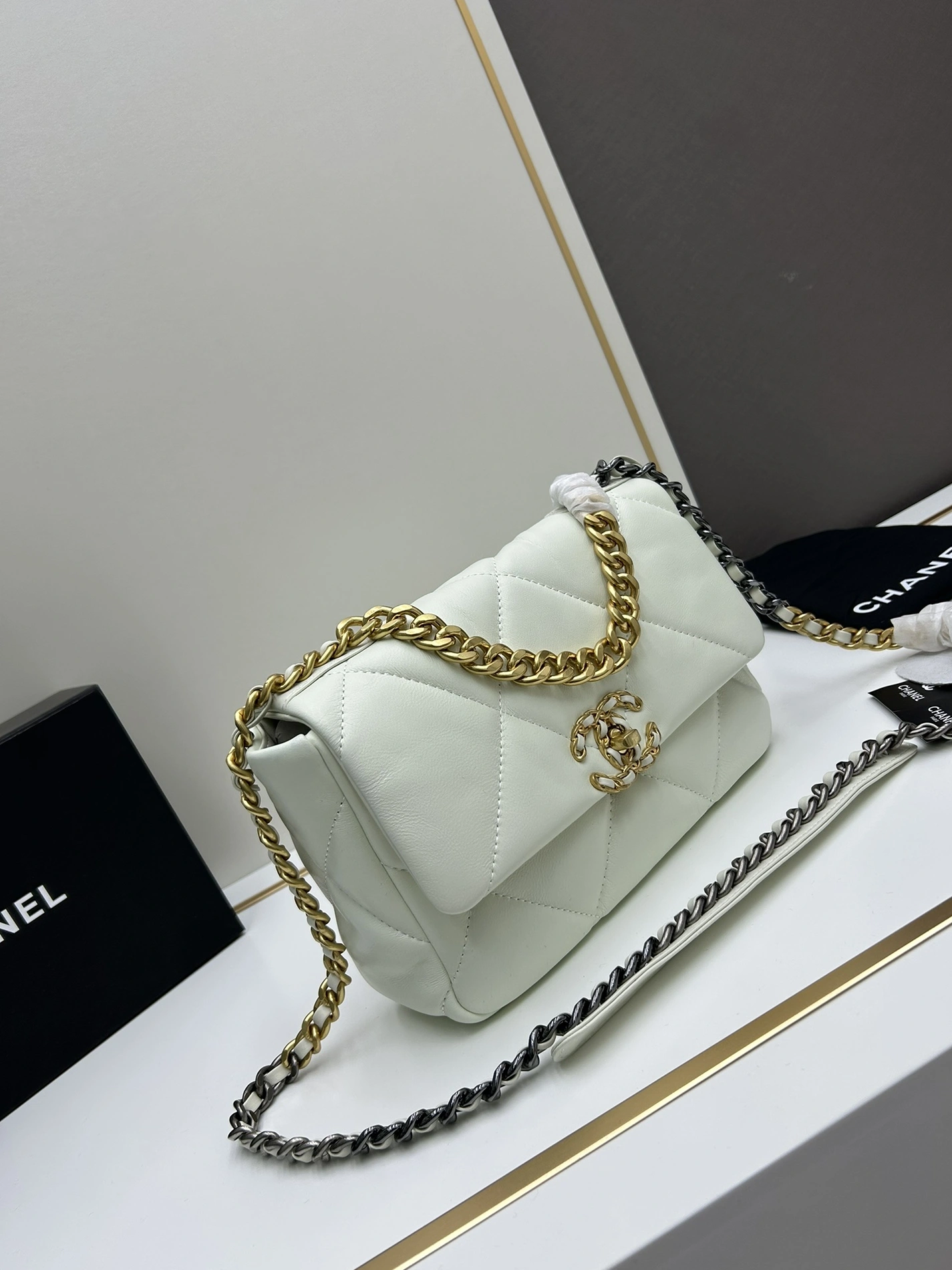 Bright 6310 Chanel AAA Quality Messenger Bags For Women