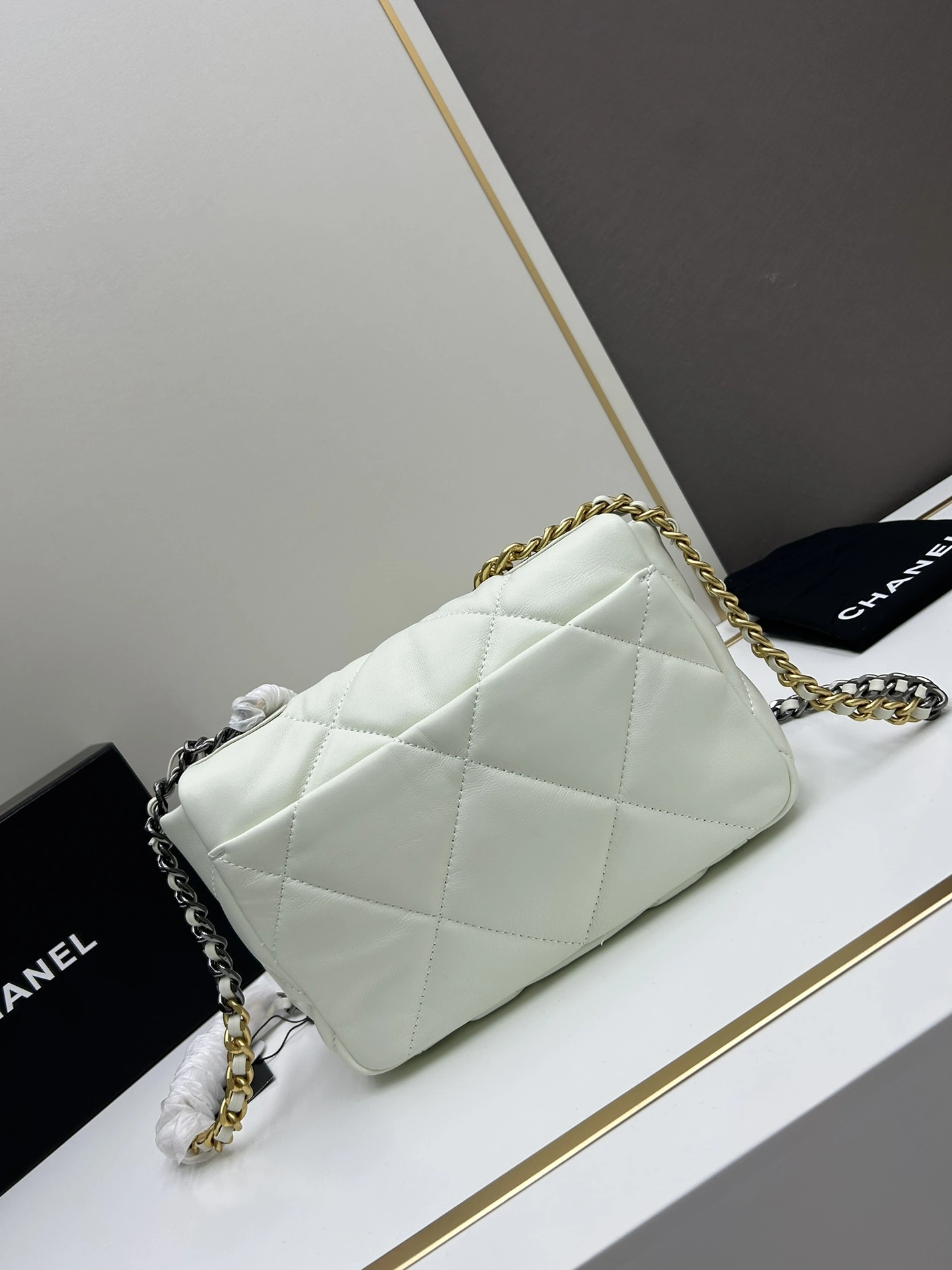 Bright 6310 Chanel AAA Quality Messenger Bags For Women