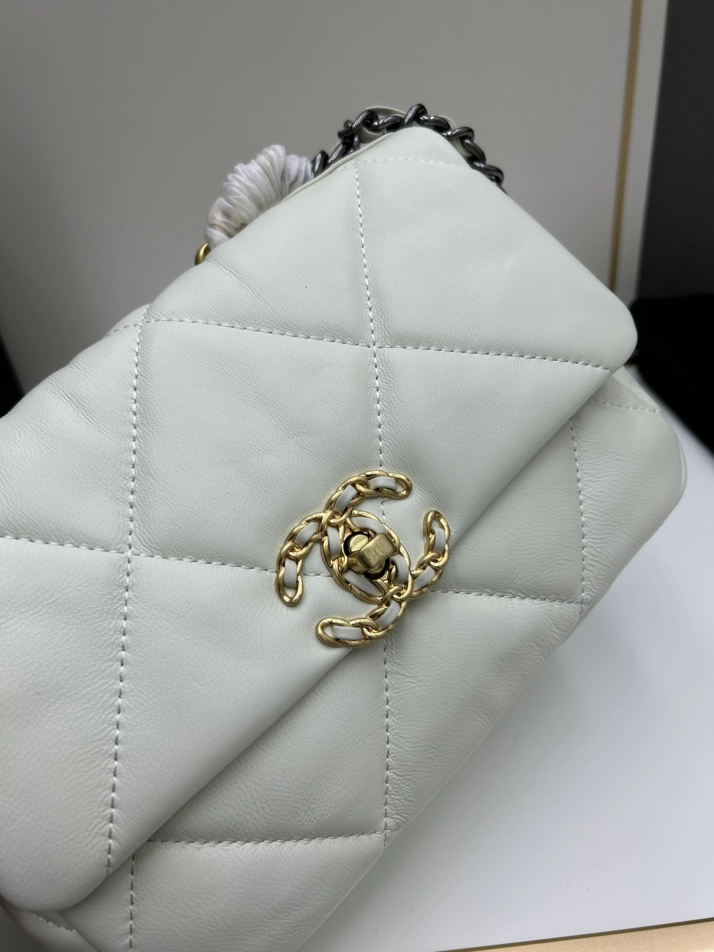 Bright 6310 Chanel AAA Quality Messenger Bags For Women