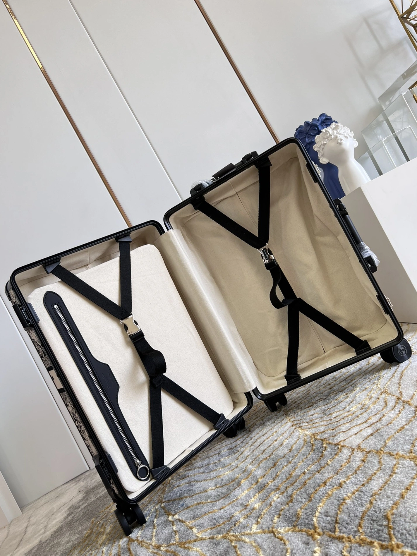 Bright 6327 Christian Dior Luggage and Duffle