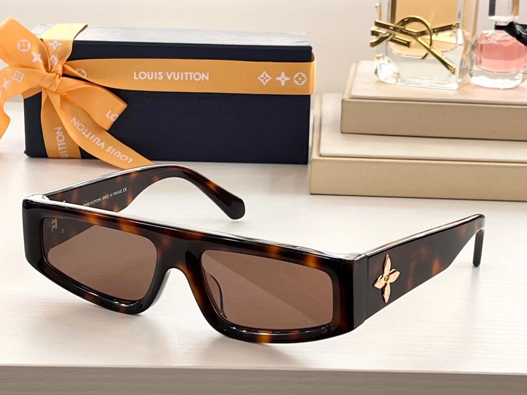 Bright 644 Louis Vuitton AAA Quality Sunglasses