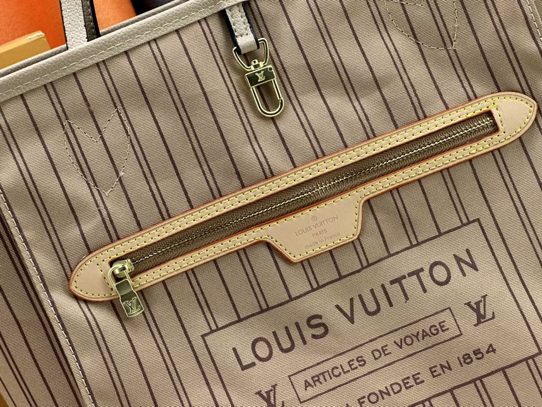 Bright 653 Louis Vuitton AAA Quality Shoulder Bags For Women