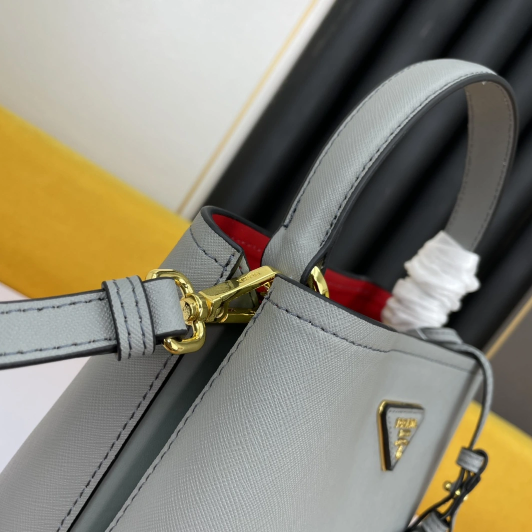 Bright 670 Prada AAA Quality Handbags For Women