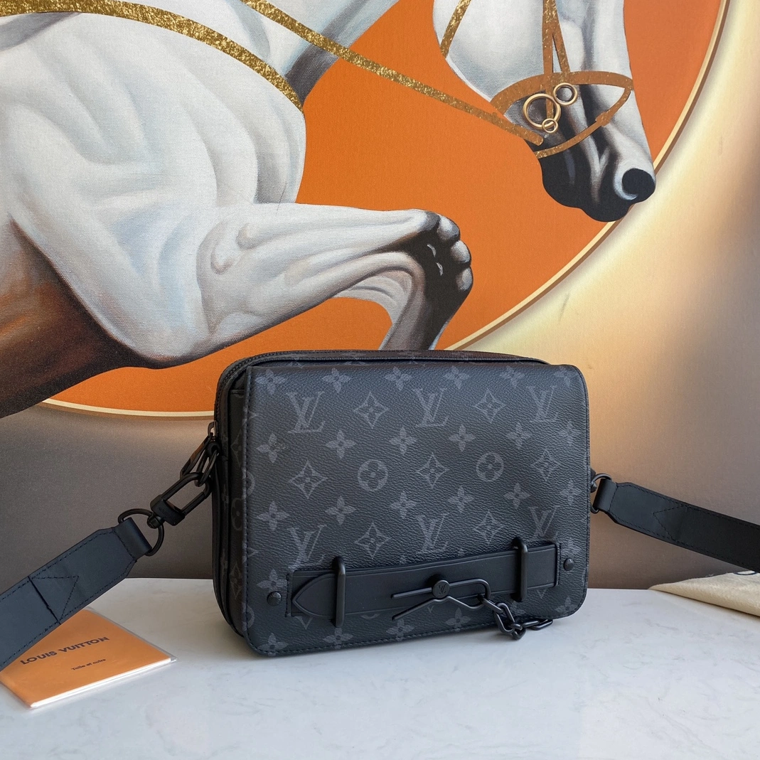 Bright 6877 Louis Vuitton AAA Man Messenger Bags