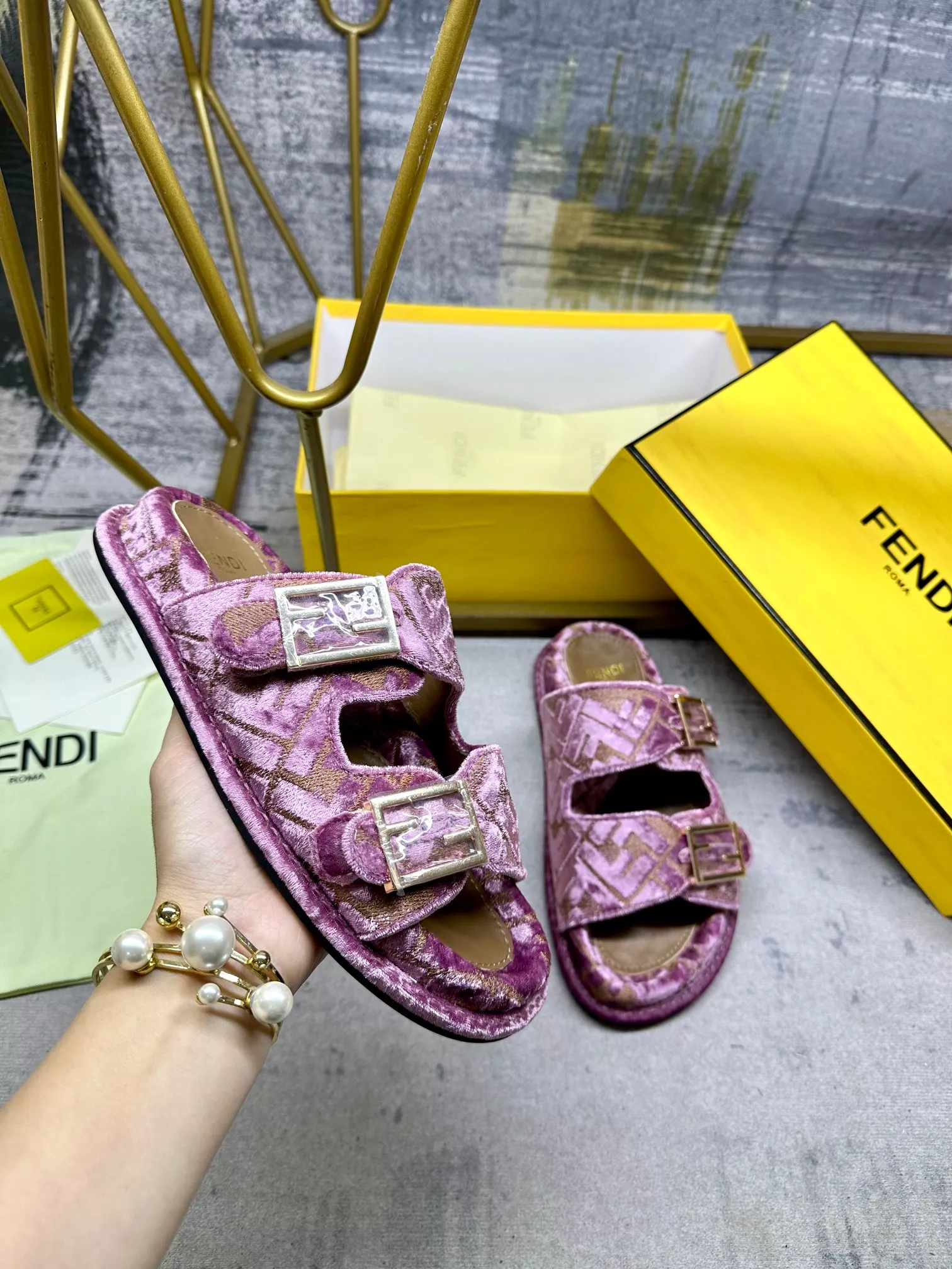 Bright 6940 Fendi Slippers For Women