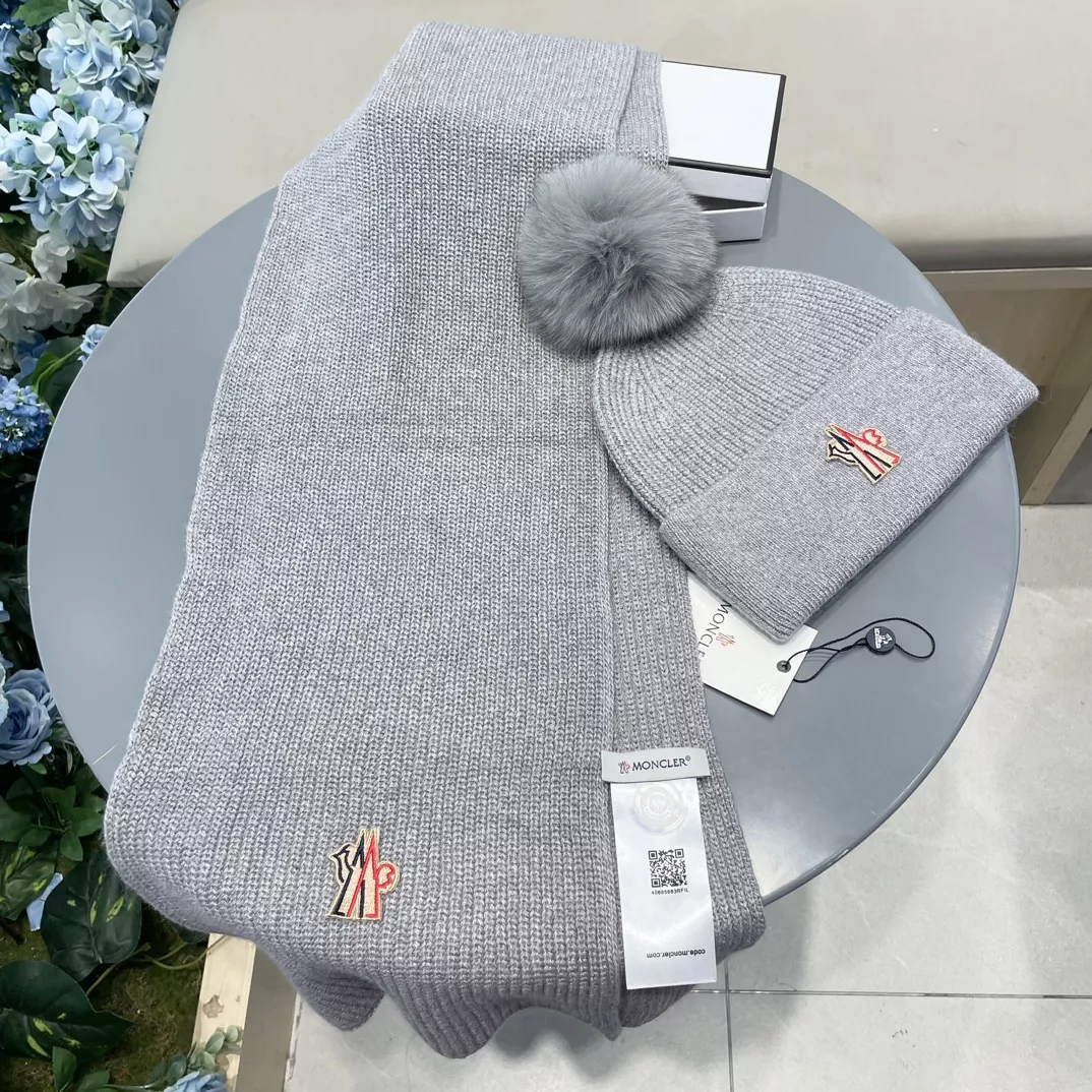 Bright 7188 Moncler Hat and Scarf Set