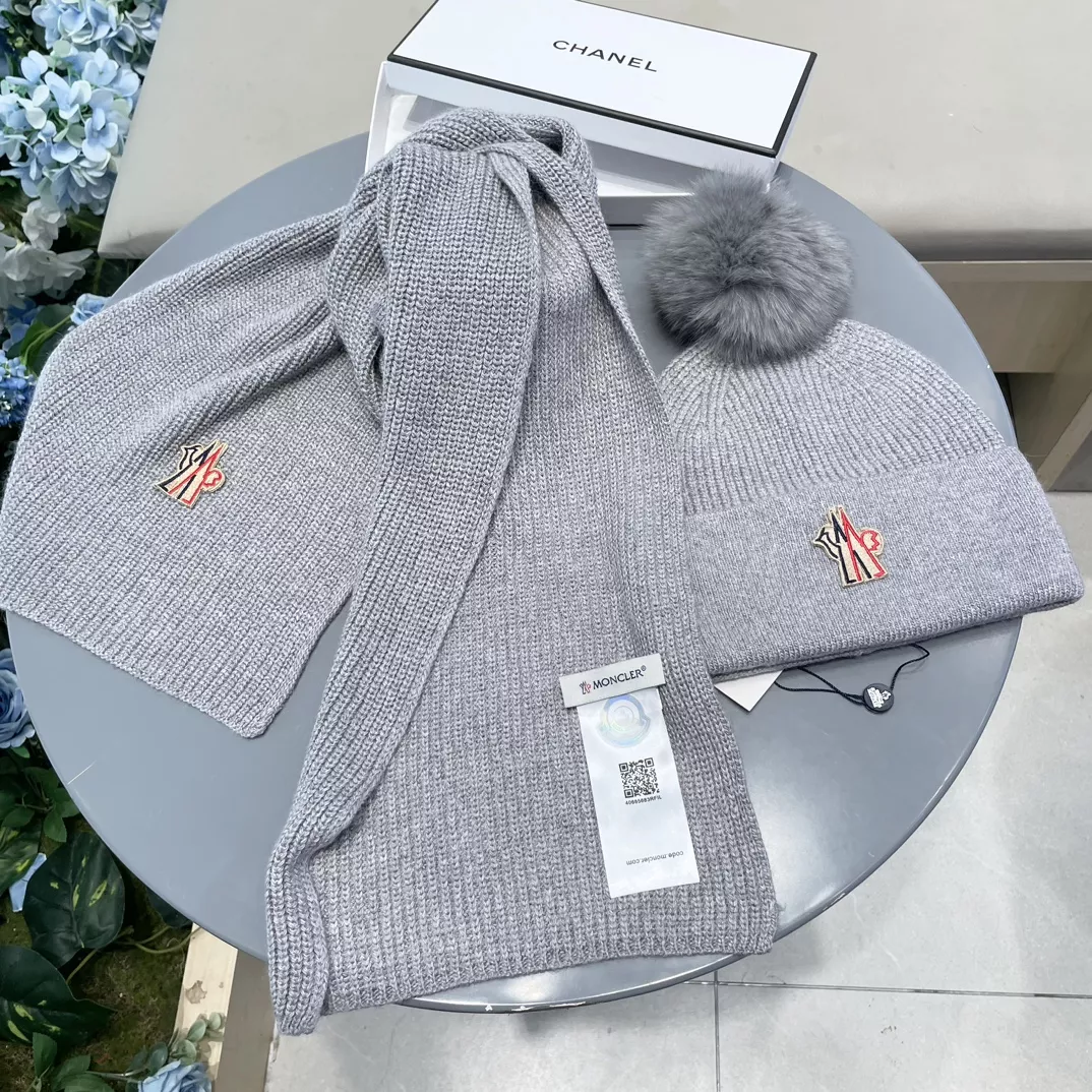 Bright 7188 Moncler Hat and Scarf Set