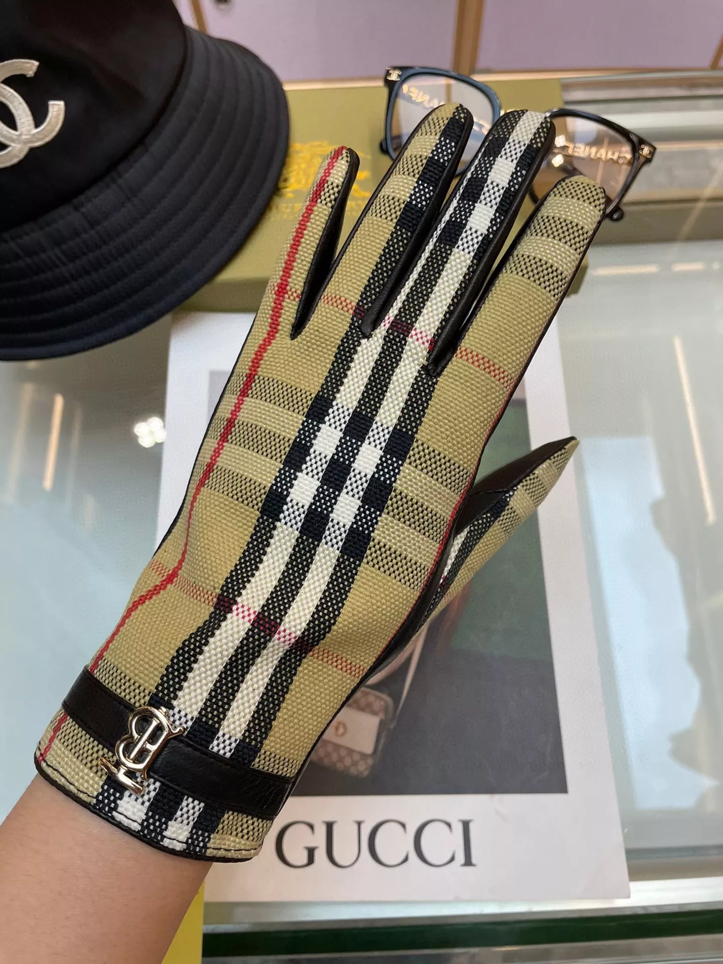 Bright 769 Burberry Gloves For Women