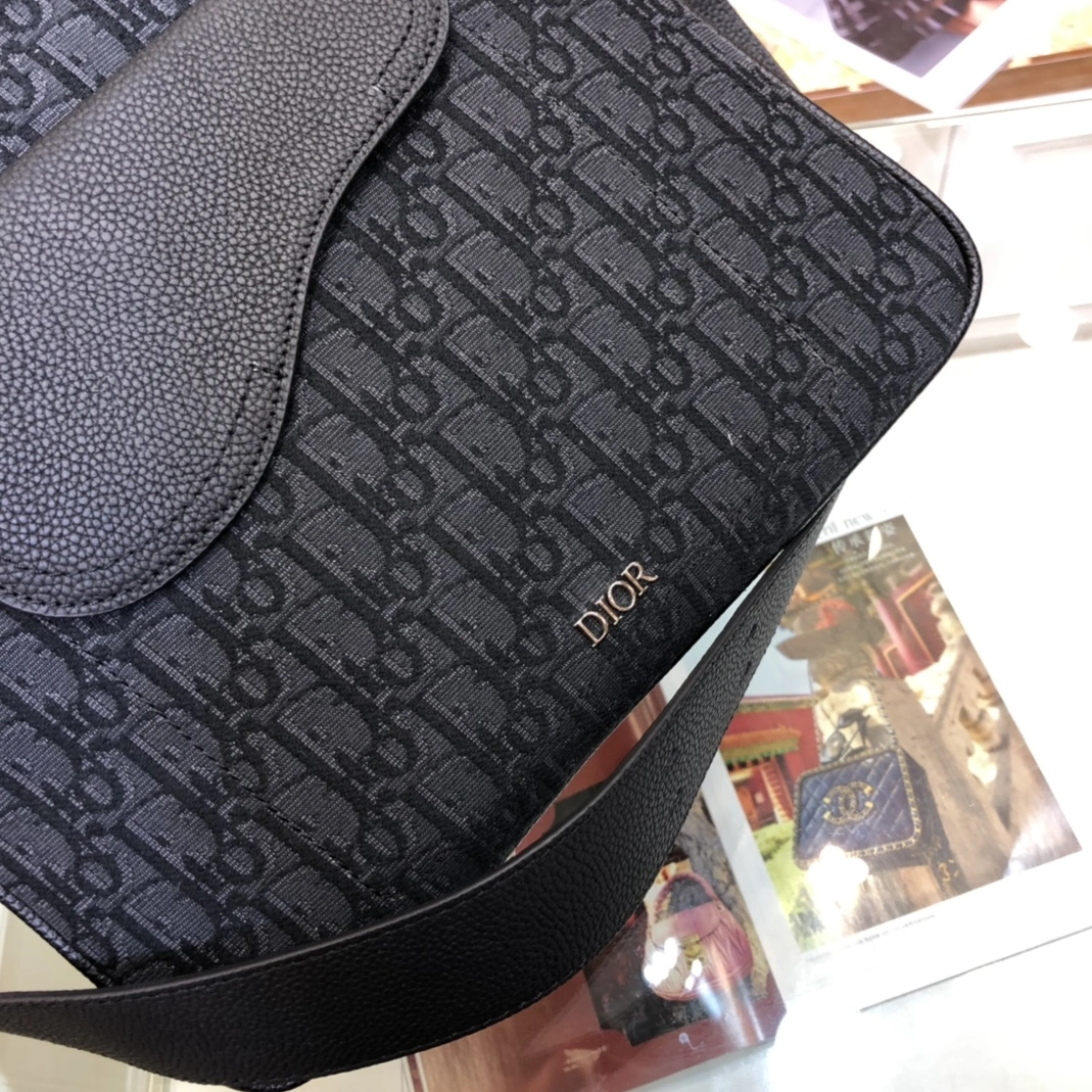 Bright 8026 Christian Dior AAA Man Handbags