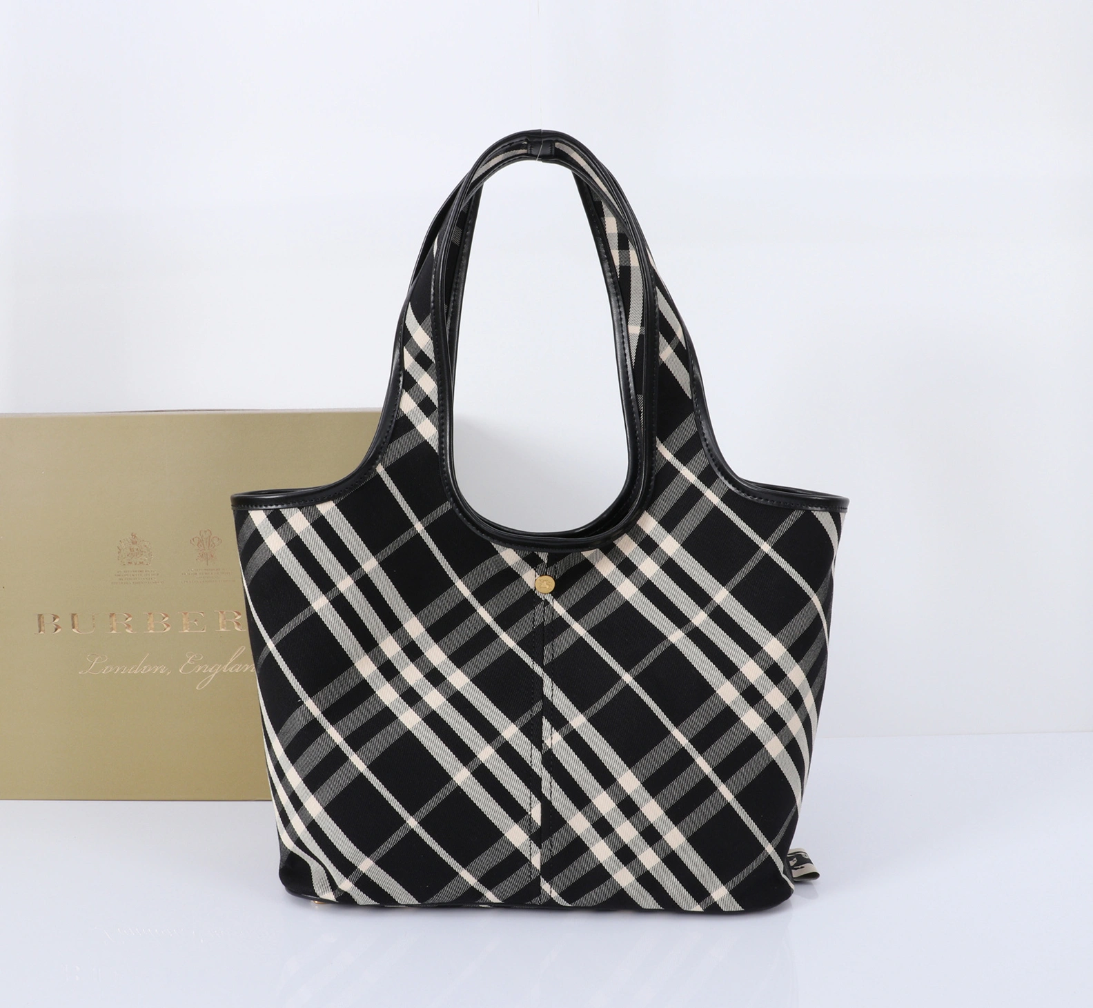 Bright 8046 Burberry AAA Quality Shoulder Bags For Women