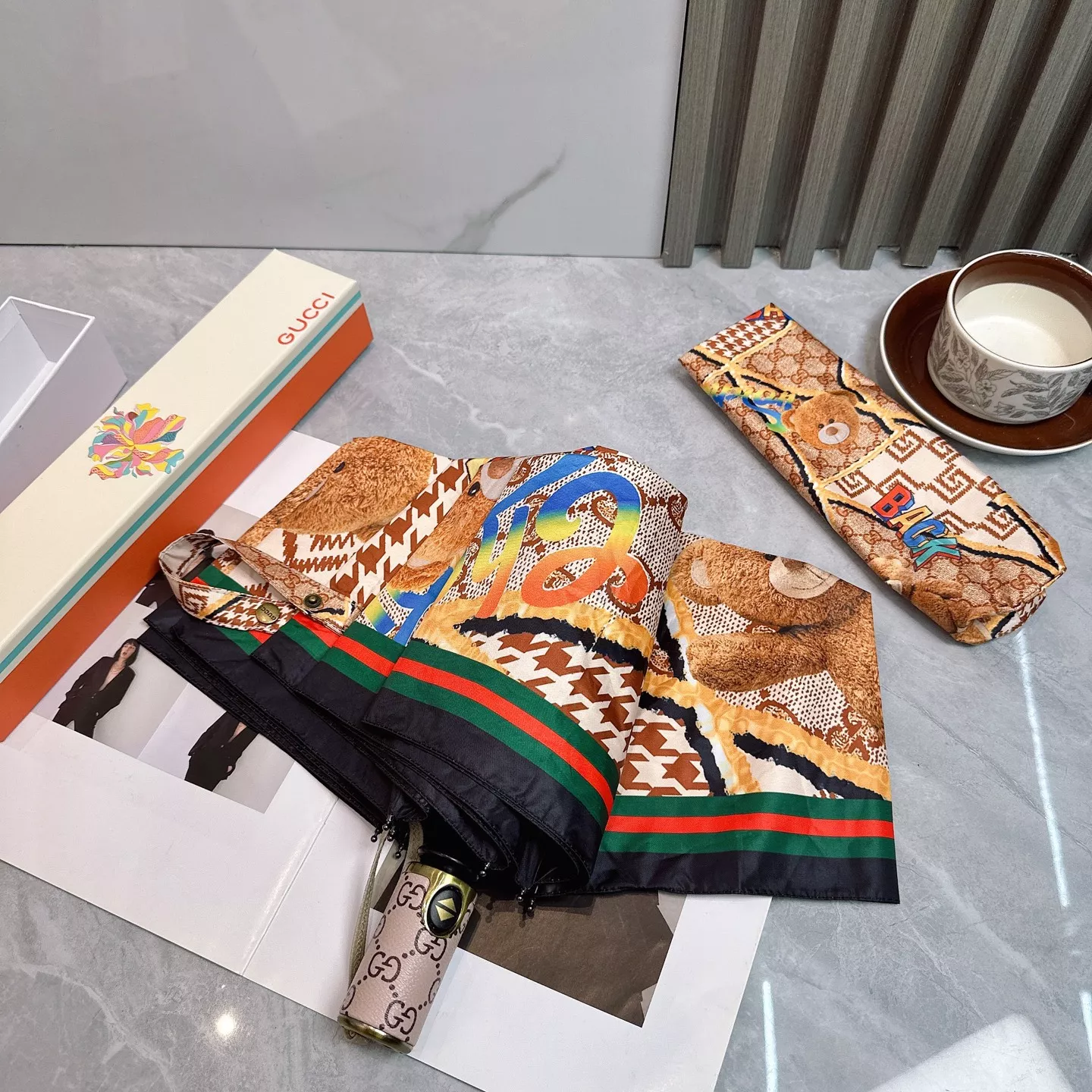 Bright 8099 Gucci Umbrellas
