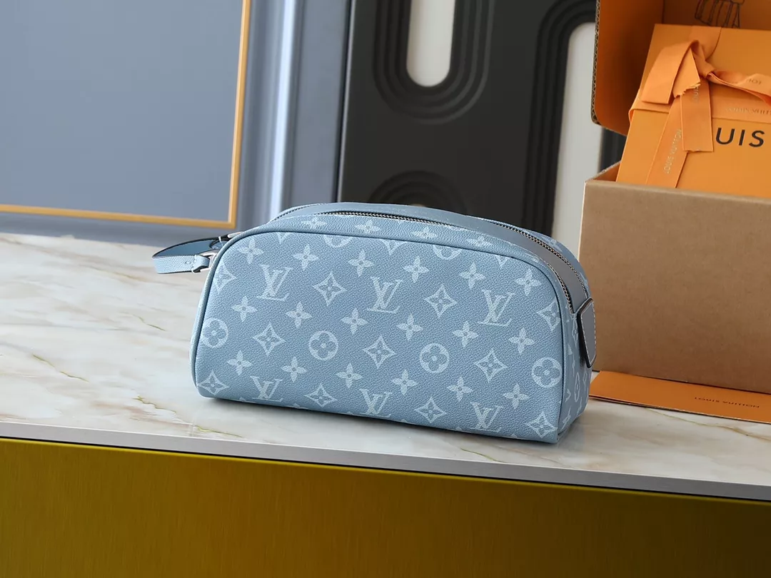 Bright 8331 Louis Vuitton HandBags For Women